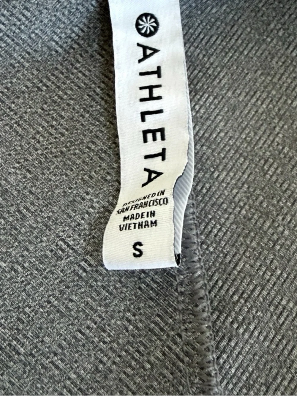 Athleta Women’s Gray Knit Stretch Top with Side Rouching! Small! - Picture 6 of 8